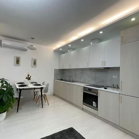 Modern Apartment At Train Station Tirana Exterior foto