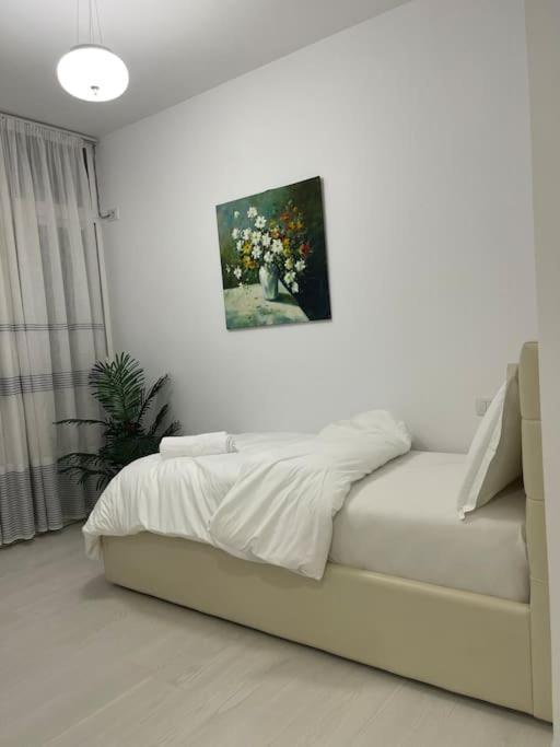 Modern Apartment At Train Station Tirana Exterior foto
