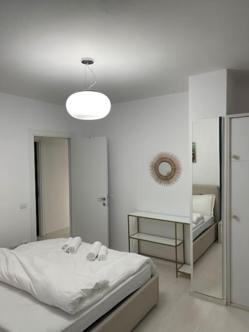 Modern Apartment At Train Station Tirana Exterior foto