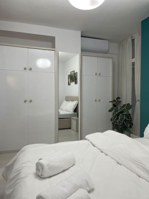 Modern Apartment At Train Station Tirana Exterior foto